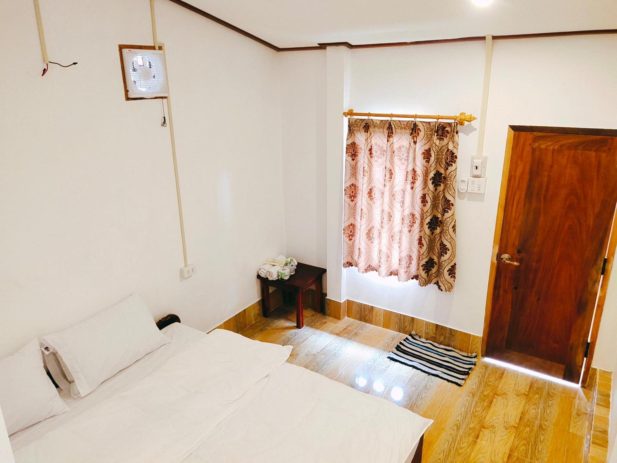 Meexok Guesthouse Nong Khiaw Exterior photo