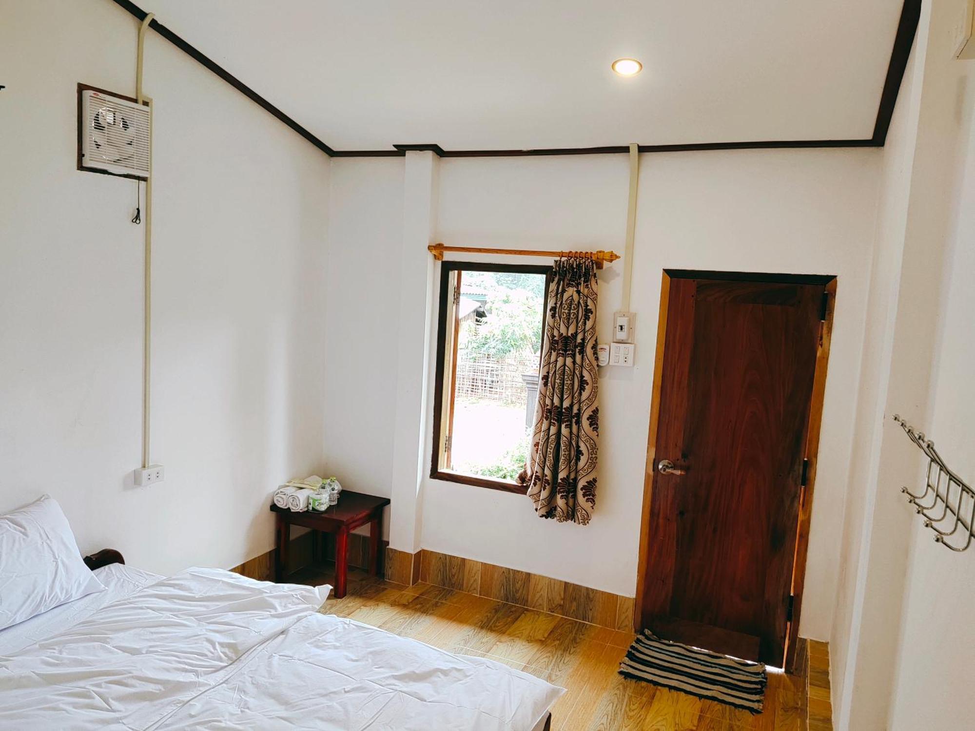 Meexok Guesthouse Nong Khiaw Exterior photo