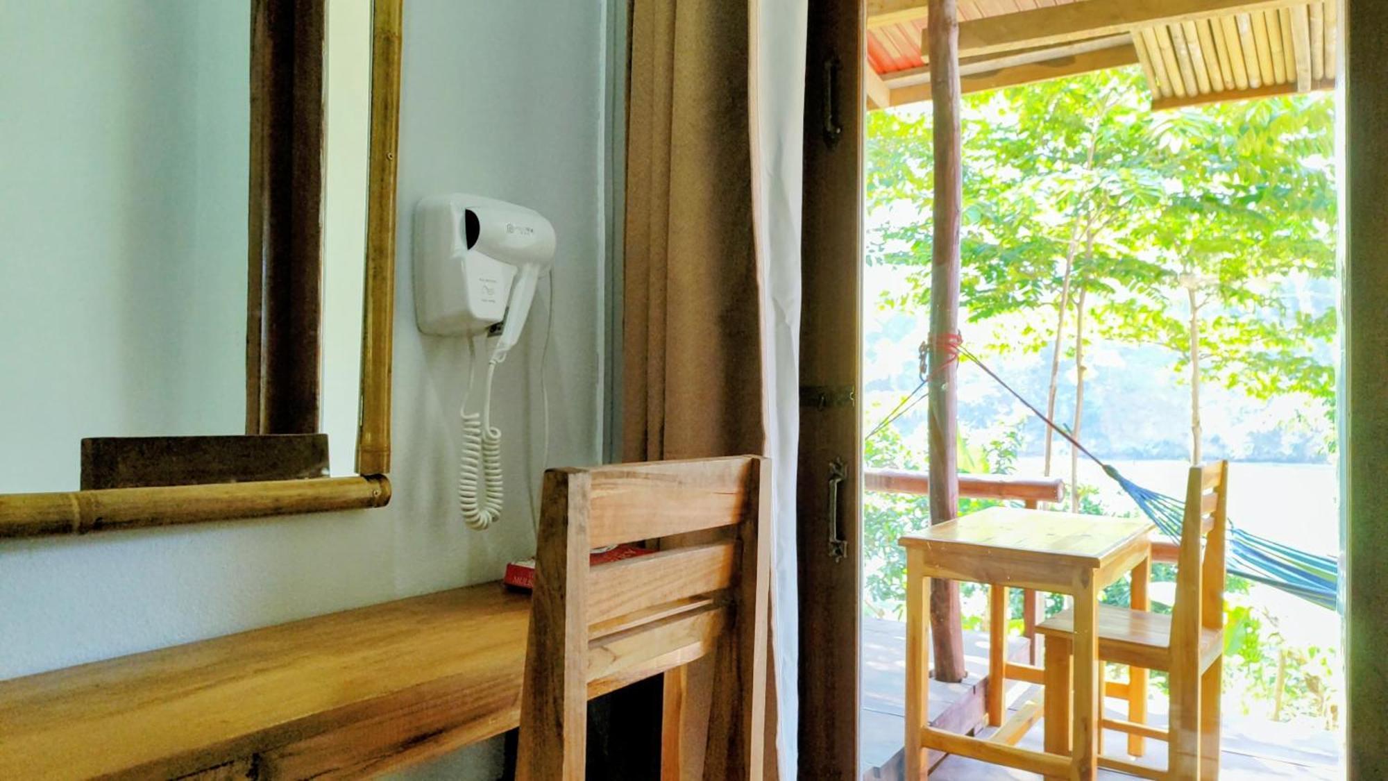 Meexok Guesthouse Nong Khiaw Exterior photo